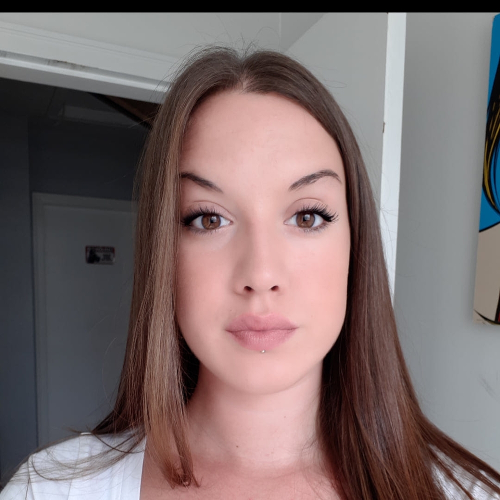 Meet your Posher, Courtney
